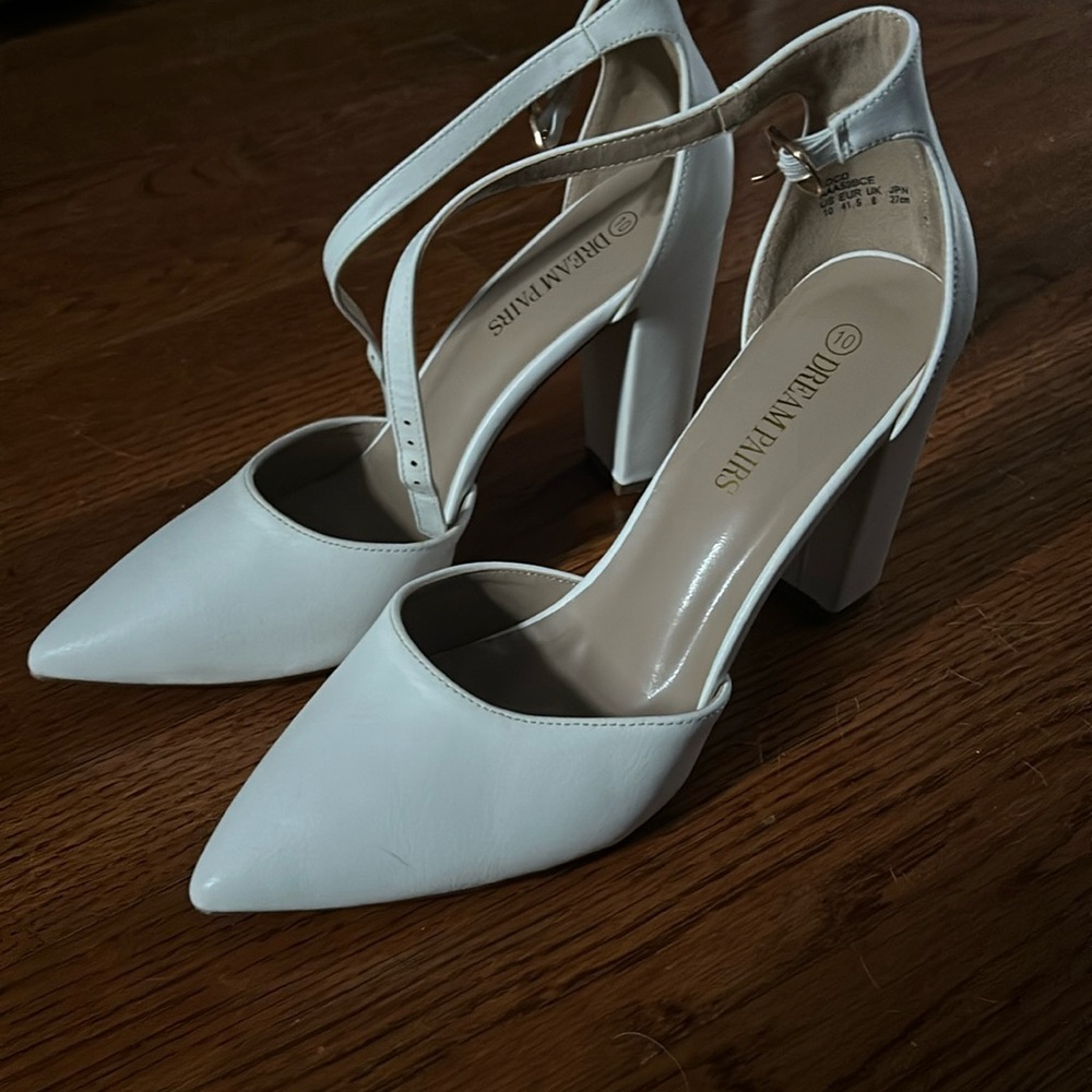 Cute white close toes heels